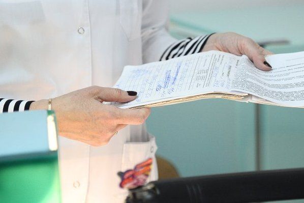 В Москве теперь не нужно приносить бумажные медицинские карты детей в школы и детсады
