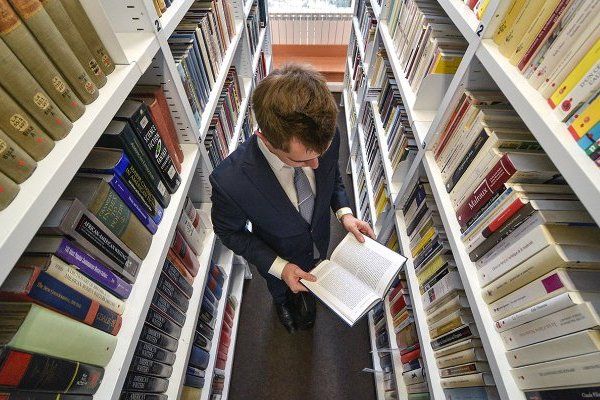 Во втором микрорайоне Зеленограда отремонтировали библиотеку для взрослых