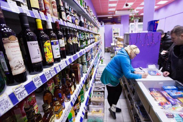 Продавца зеленоградского супермаркета уличили в повторной продаже алкоголя подростку