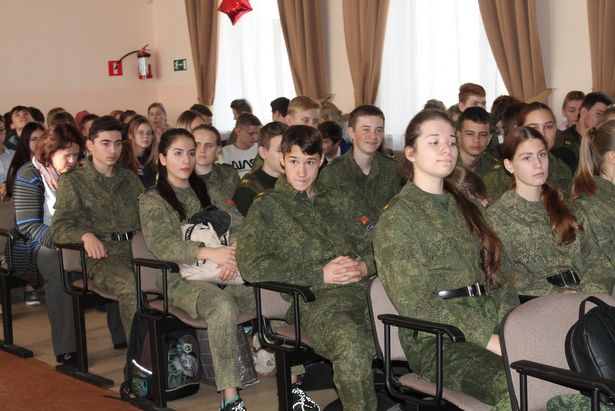 Старшеклассникам района Матушкино рассказали о военной службе и воинской обязанности