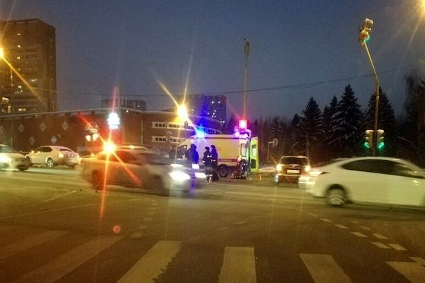 На Панфиловском проспекте под колесами автомобиля погиб пешеход