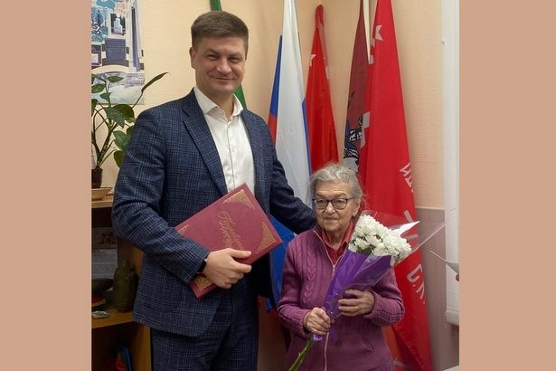 В Матушкино с 90-летним юбилеем поздравили Анну Валериевну Травлееву