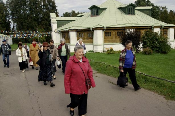  Пожилые зеленоградцы побывали на экскурсии в музее-усадьбе Середниково