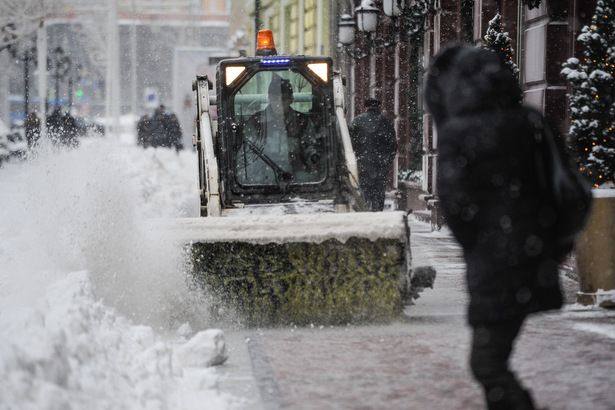 С начала зимнего сезона с дворовых территорий района Матушкино вывезли более 28,5 тысяч кубометров снега