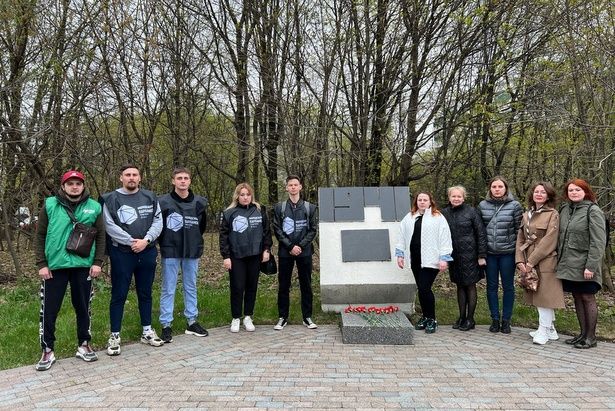 Накануне Дня Победы в Матушкино привели в порядок памятники воинам