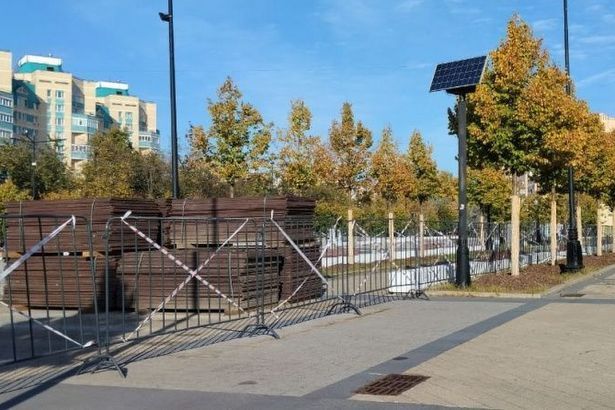 В Матушкино начали строить каток