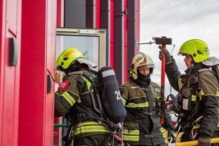 Пожарные Зеленограда подготовили памятки о безопасности во время праздников
