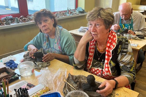 Проект «Московское долголетие» приглашает в клуб «Керамика»​​​​​​​ по работе с глиной