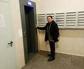 В Матушкино муниципальные депутаты провели заседание, а также проверили работу лифтов