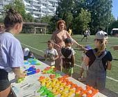 Гости спортивного фестиваля в Матушкино сразись в битве на водяных пистолетах