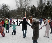 На «Поляне сказок» в Матушкино прошел спортивный праздник для жителей