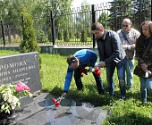 Представители района Матушкино провели мемориально-патронатную акцию на Центральном зеленоградском кладбище