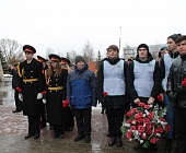 Представители района Матушкино возложили цветы к памятнику воинам–афганцам в Зеленограде