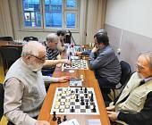 Пенсионеры из Матушкино завоевали победу на окружном шахматном турнире