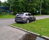 В Матушкино разыскиваются хозяева двух брошенных автомобилей
