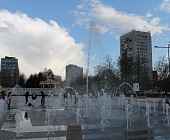 На площади Юности в Зеленограде запустили многоструйный фонтан