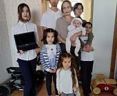 Зеленоградские многодетные семьи получили компьютеры и ноутбуки для обучения