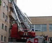 Зеленоградские спасатели провели тренировку по тушению пожара в общежитии МИЭТ