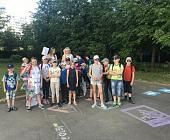 Сотрудники Госавтоинспекции провели с малышами конкурс рисунков на асфальте