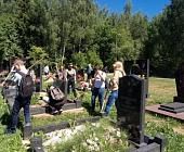 В Зеленограде прошла акция по уходу за памятниками и воинскими захоронениями