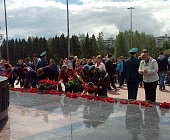 В памятной акции у мемориала Штыки» приняли участие представители управы района Матушкино