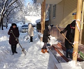 Трудовые коллективы района Матушкино вышли на уборку снега