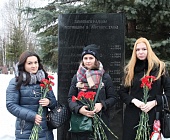 Представители района Матушкино возложили цветы к памятнику воинам–афганцам в Зеленограде