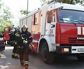 Зеленоградские спасатели провели тренировку по тушению пожара в общежитии МИЭТ