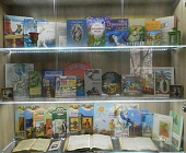 На выставке в ГБУ «Заря» можно ознакомиться с православной литературой