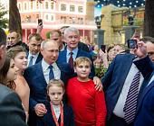 Путин и Собянин открыли тематический парк развлечений «Остров Мечты»